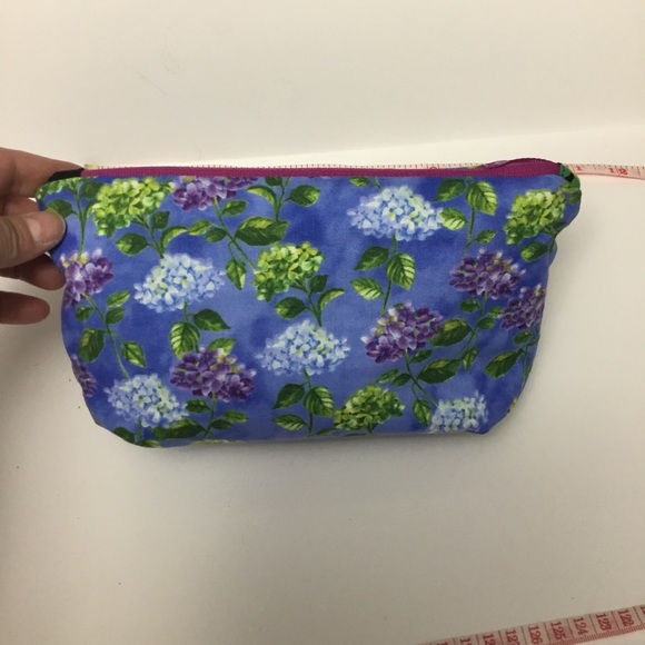 Safari & Hydrangeas Double-Sided Make Up Pouch - Picture 10 of 13